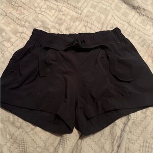 Lululemon size 6 black shorts